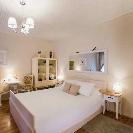 Center Amaryllis アパート *